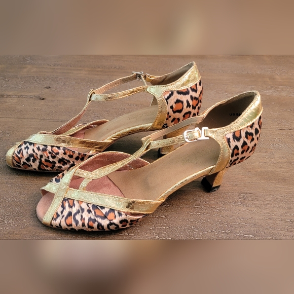 Very Fine 2707 Leopard Satin Dance Shoes wt Gold Trim 2.5" Heel Size: 8.5 - Picture 2 of 5